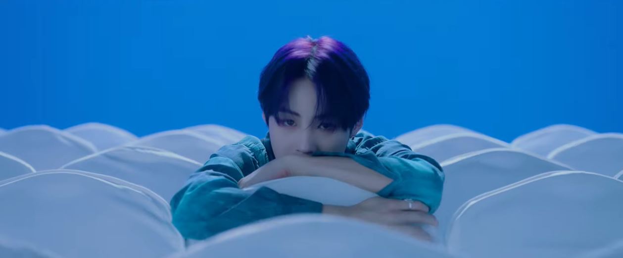 [Review] Blue – Ha Sungwoon (HOTSHOT) – KPOPREVIEWED