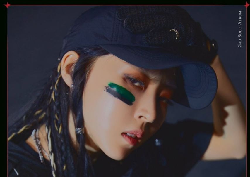 Album Review] Dark Side Of The Moon (1st Mini Album) – Moonbyul