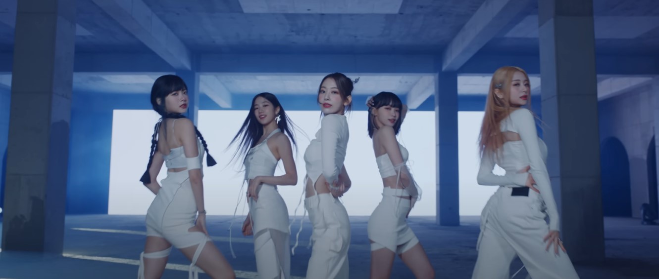 アイドル LESSERAFIM Le Sserafim: The K-pop band who want to change the industry from